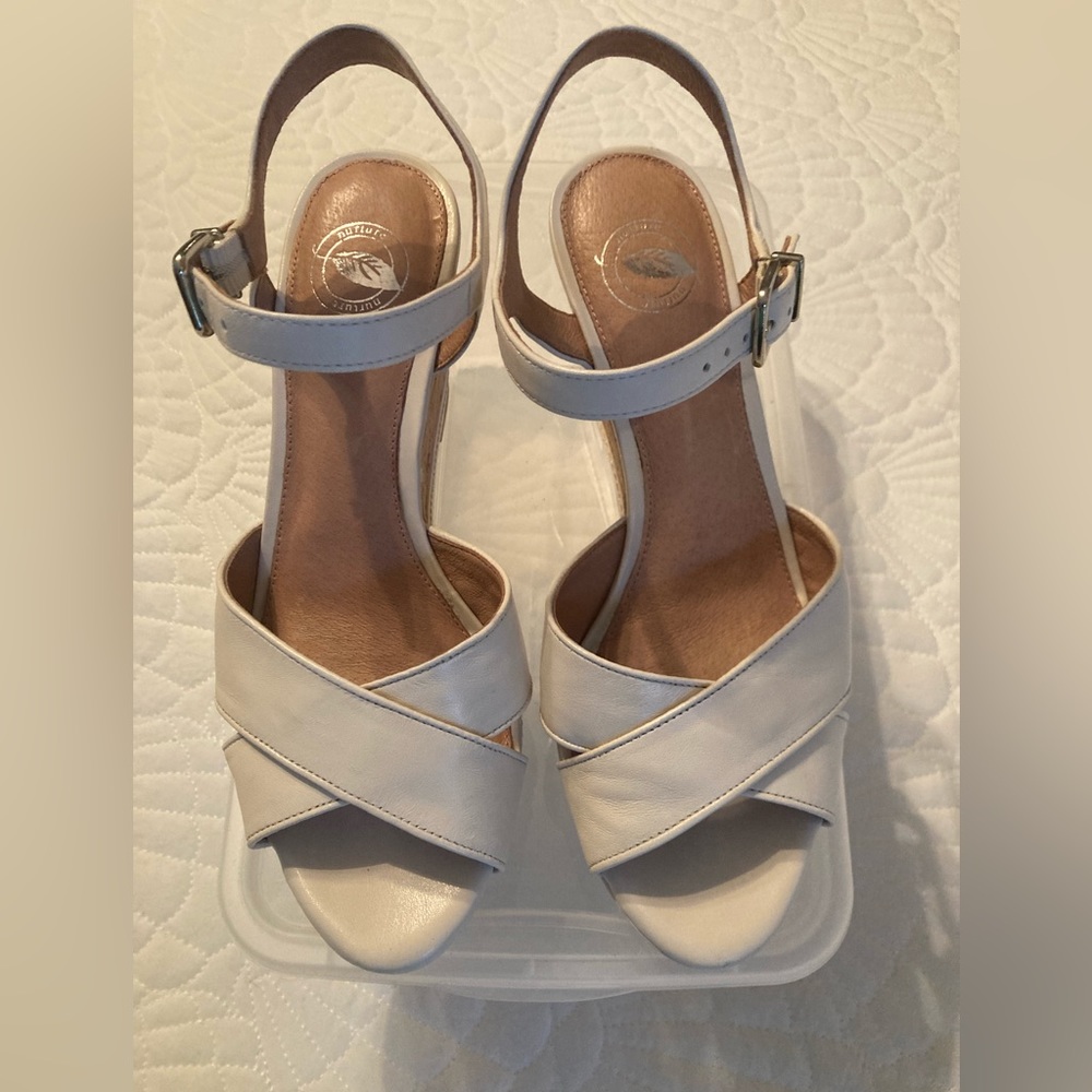 Nurture Wedge Sandals 8M